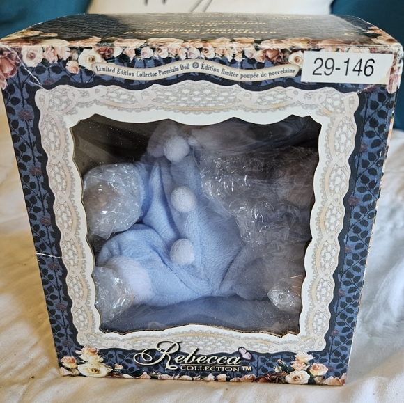 Rare Musical Porcelain Doll - Picture 9 of 9